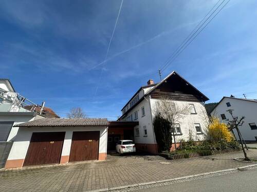Eingang Wohnungen - 1 Zimmer Mehrfamilienhaus, Wohnhaus in Fridingen an der Donau