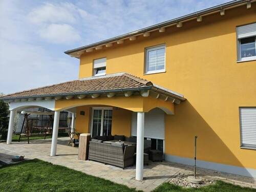 Blick auf Ostterrasse - 6 Zimmer Einfamilienhaus in Steinach
