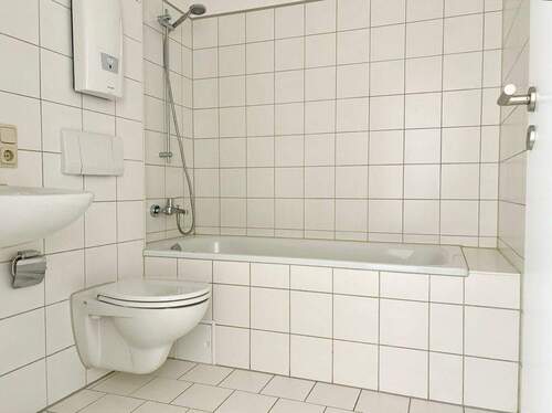 Badezimmer - Etagenwohnung mit 28,50 m&sup2; in Frankenberg zur Miete