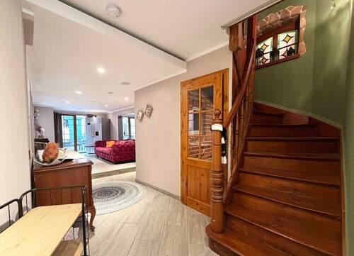 Blick ins Erdgeschoss - 4 Zimmer Einfamilienhaus in Bad Vilbel