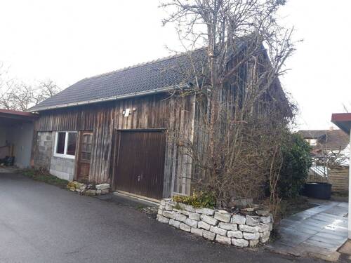 Aussenansicht - Garage mit kleiner Werkstatt - 560,00&nbsp;EUR Miete,