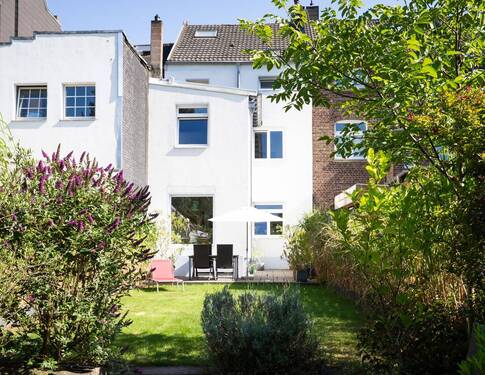 Gartenansicht - 7 Zimmer Einfamilienhaus zum Kaufen in Neuss
