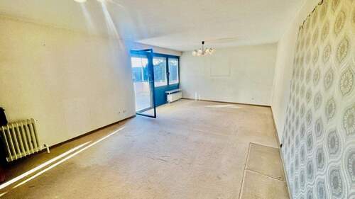 Wohnzimmer - 3 Zimmer Etagenwohnung in Stuttgart