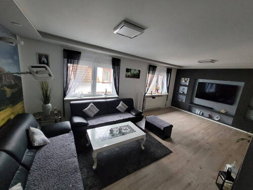 Wohnzimmer - 7 Zimmer Einfamilienhaus zum Kaufen in Kaiserslautern