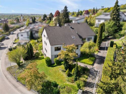 1 - Elchingen-02 - Dreifamilienhaus in sehr guter Lage - zwei freie Einheiten mit Miet- und Wertsteigerungspotenzial