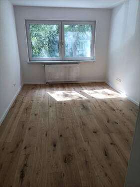 Bild 1 - Exklusive sanierte 4 Zimmer Wohnung Nähe Hbf Wiesbaden (Dichterviertel) ohne Maklerkosten