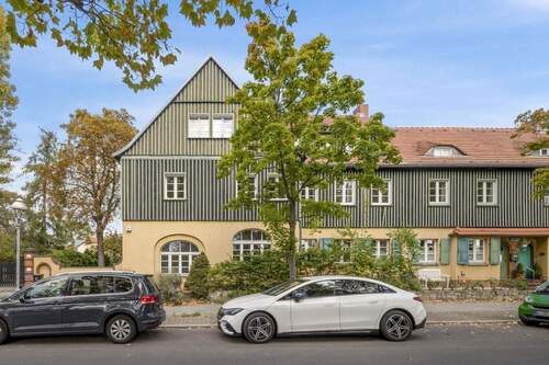 Hausansicht - Provisionsfrei! Dachgeschoss-Refugium: Neubaukomfort trifft auf historischen Denkmalcharme