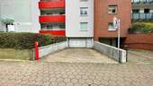 Einfahrt - + Tiefgaragenstellplatz in Hoheluft-West +