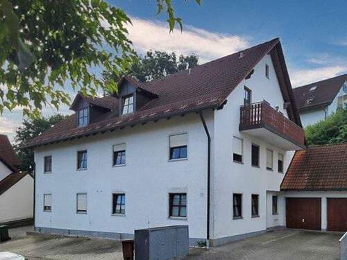 Ansicht Nordwest - Wohnhaus mit 6 Wohneinheiten ( 3 Einheiten je Haushälfte), 4 Garagenplätze und 4 PKW-Stellplätze