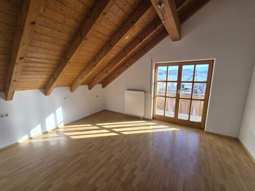 geräumiges Schlafzimmer mit Balkon - Etagenwohnung mit 61,00 m² in Penzberg zur Miete