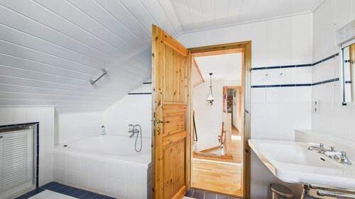 Helles Wannenbad... - 