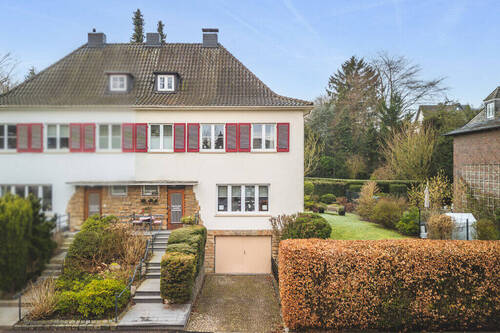 Frontansicht - 7 Zimmer Einfamilienhaus in Aachen