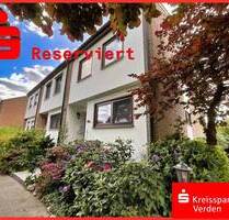 ZURZEIT RESERVIERT: Attraktives Reihenendhaus mit eigenem Garten! - Oyten