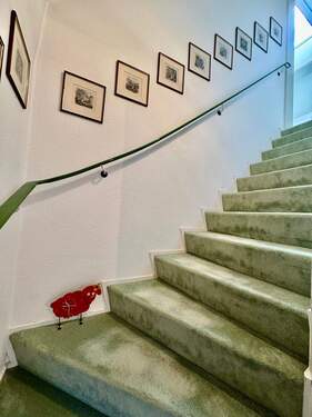 Treppe ins Obergeschoss - 
