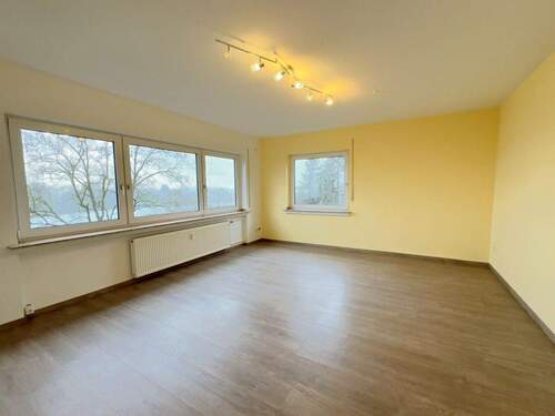 Wohnzimmer - 2 Zimmer Etagenwohnung zum Kaufen in Marburg / Marbach