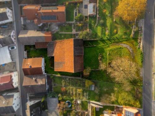 Titelbild Immowelt - Gepflegtes Zweifamilienhaus in Gambach bei Karlstadt!