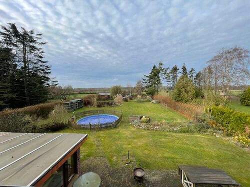 Blick über den Garten - 