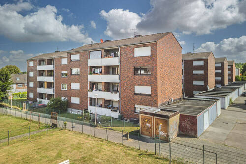 Gebäuderückfront - Mehrfamilienhaus, Wohnhaus in Übach-Palenberg