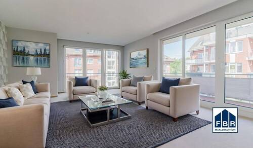 Wohnzimmer mit Balkon - 