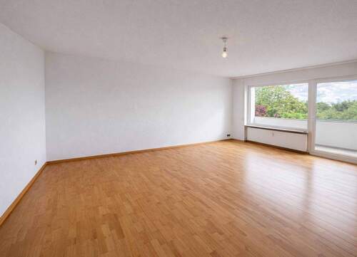 Wohnzimmer aktuell - 3 Zimmer Etagenwohnung zum Kaufen in Frankfurt am Main