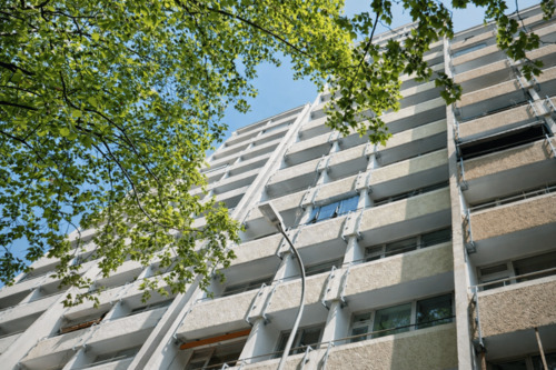 Aussenansicht - Helle 3-Zimmer-Wohnung mit 2 Balkonen und Skylineblick über Offenbach