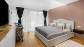 1. OG Schlafzimmer 1 - 