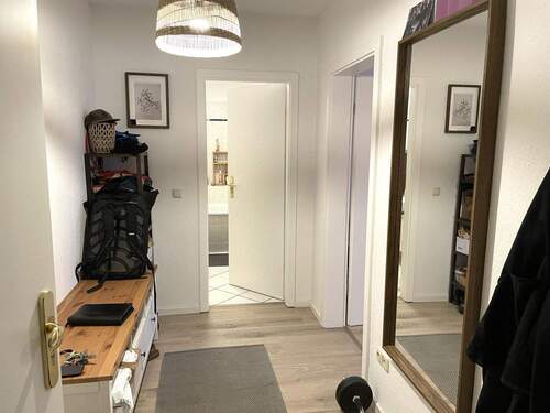 Flur - 2 Zimmer Etagenwohnung zur Miete in Dresden