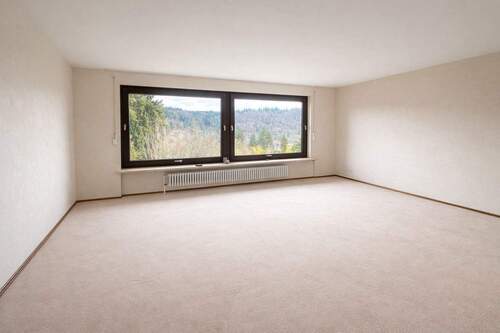 Wohnzimmer mit Panoramablick.jpg - 7 Zimmer Einfamilienhaus zum Kaufen in Pforzheim