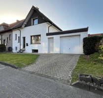 Bezugsfreies Einfamilienhaus mit Garage Nähe Freibad - Herzogenrath / Merkstein