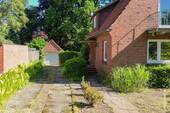 Auffahrt und Hauseingang - 5 Zimmer Einfamilienhaus zum Kaufen in Stade