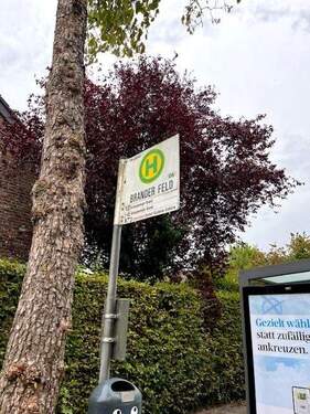 Haltestelle unmittelbar vor dem Haus - 