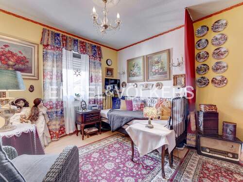 Geräumiges Kinderzimmer. - 