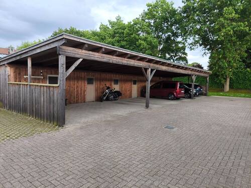Carportanlage mit Geräteschuppen - 