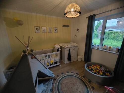 Kinderzimmer/2. Zimmer - 