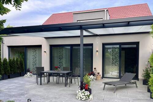 Impression der großzügigen Terrasse - 