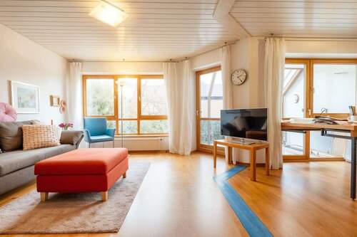 Zimmer mit Balkonzugang OG - 