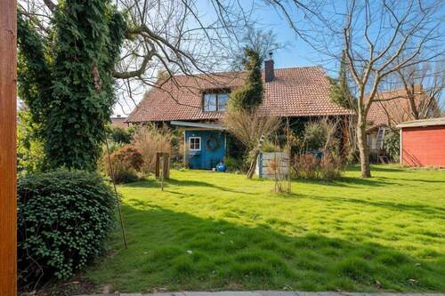 Garten mit Gartenhaus - Reihenmittelhaus mit 141,00 m&sup2; in Ulm zum Kaufen