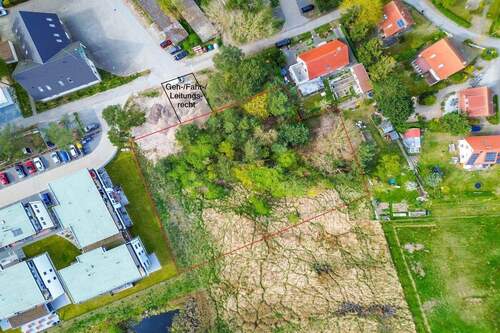 Luftbildaufnahme mit ungefährem Grundstücksverlauf - 