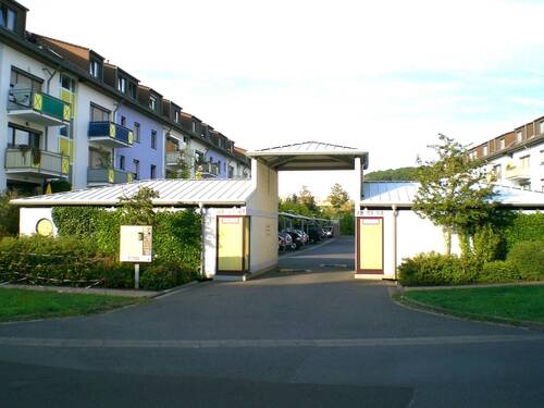 Einfahrtsbereich.JPG - Attraktive - vermietete 3-Zimmer Dachgeschosswohnung in Top - Lage von Aschaffenburg zu verkaufen!