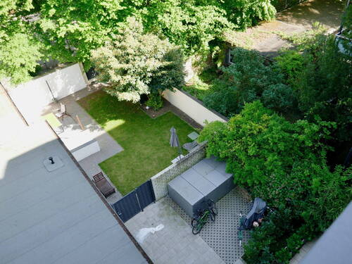 Blick von Balkon, Innenhof - 