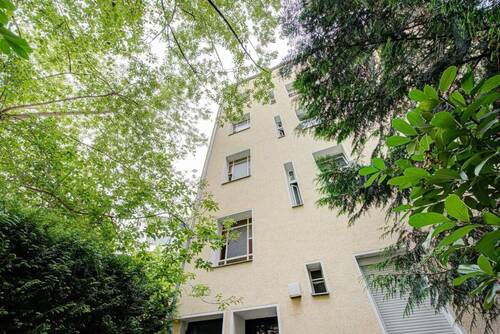 Innenhof - Sonnige Dachgeschoss-Gründerzeit-Wohnung: 1 Zimmer in Charlottenburg *City West* PROVISIONSFREI