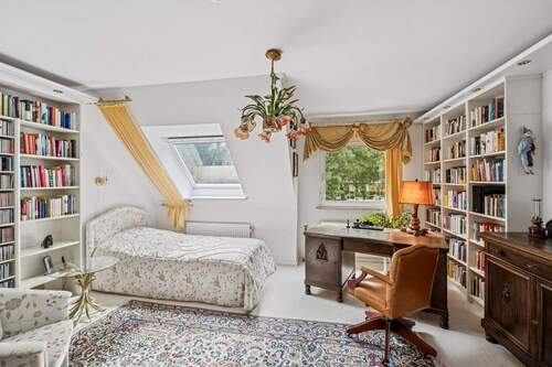 DACHGESCHOSS – ZIMMER 2 - 