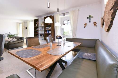 ... und Essbereich. - 