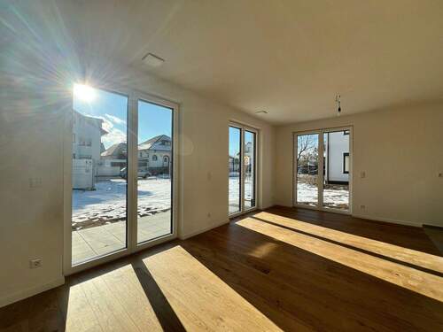 Wohnzimmer - 5 Zimmer Doppelhaushälfte zum Kaufen in München