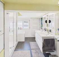 Rodgau: Modernisiertes EFH, 6 Zi., WP (heizkühl), Kamin, Hof, 11-kW Wallbox