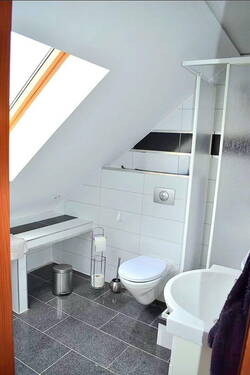 Badezimmer 2.OG Dachgeschoss - 