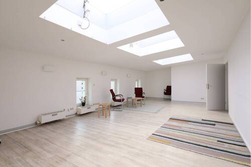 Großer Raum, Teilung möglich - Coworking Space in Toplage - 5.185,00 EUR Kaltmiete,