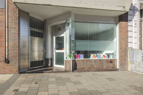 Eingangsbereich und kleines Ladenlokal - Gewerbeobjekt (Büro, Produktion, Verkauf) in Aachen