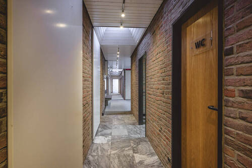 Flur der Praxis im rückwärtigen Erdgeschoss - 