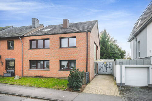 Straßenansicht - 6 Zimmer Mehrfamilienhaus, Wohnhaus in Würselen